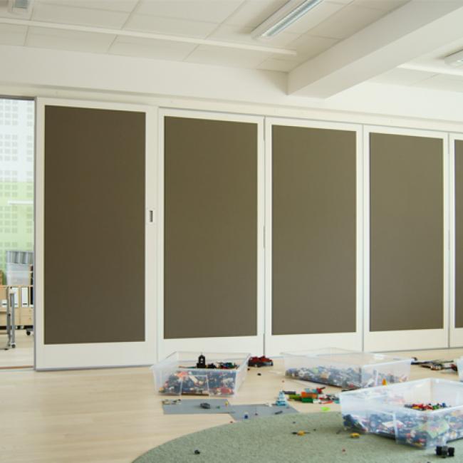 Quiet solutions Folding wall